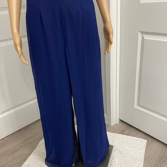 HALSTON Georgette Overlay Sequin Strapless Jumpsuit. Navy. Size 4. Resortwear. - Picture 5 of 16